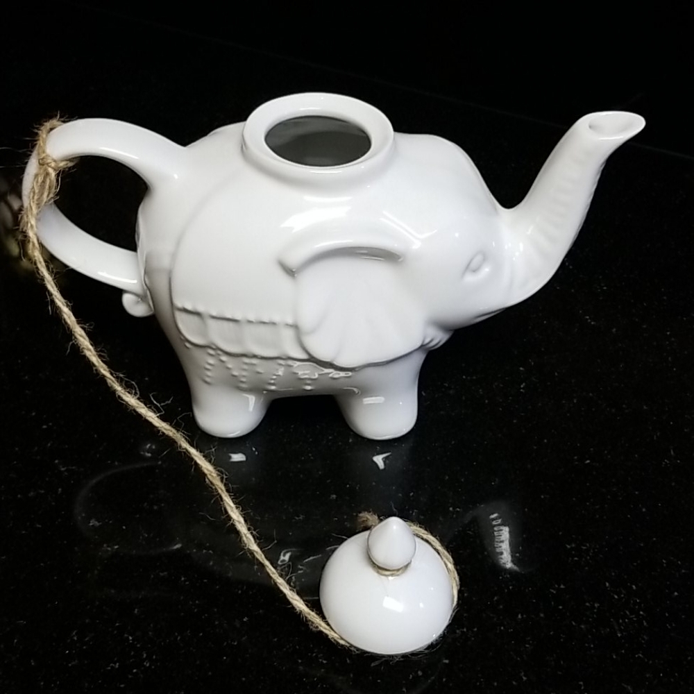 Elephant Teapot - Picture 3 of 5